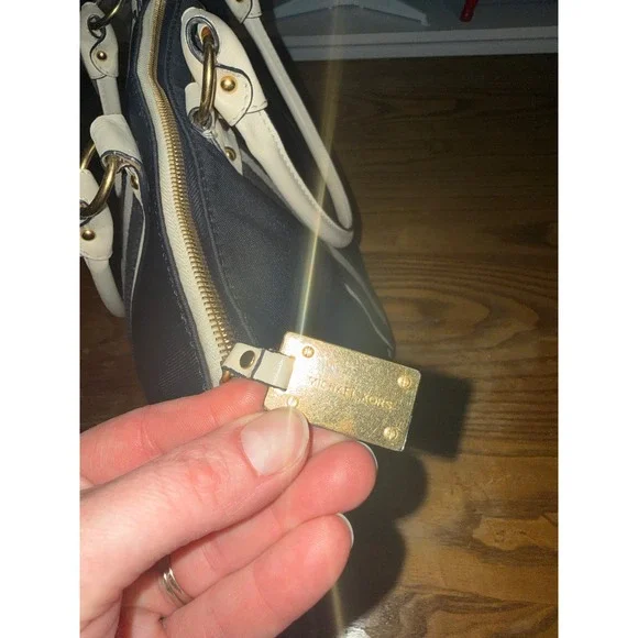 Michael Kors Navy Blue Nylon Tote Bag with Cream Leather Trim and Gold Hardware - Picture 8 of 15